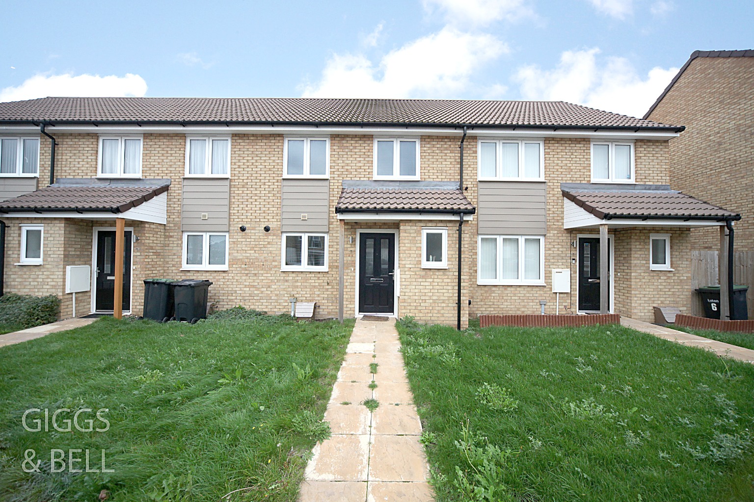 2 bed terraced house for sale in Bongrace Walk, Luton  - Property Image 1