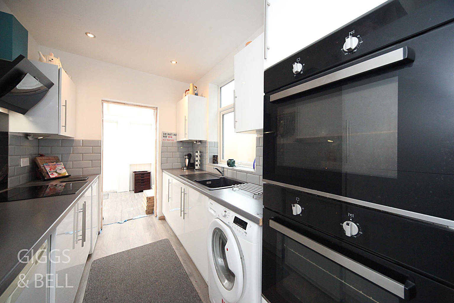 3 bed semi-detached house for sale in Colin Road, Luton  - Property Image 5