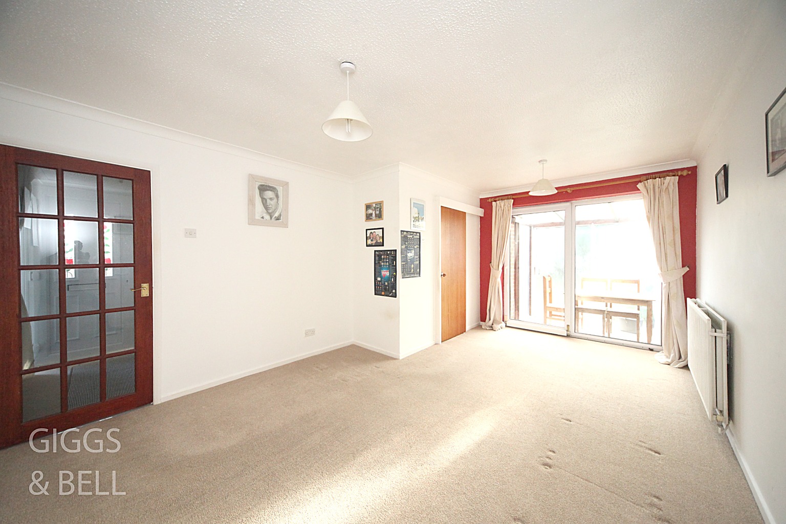 2 bed semi-detached bungalow for sale in Celandine Drive, Luton  - Property Image 2