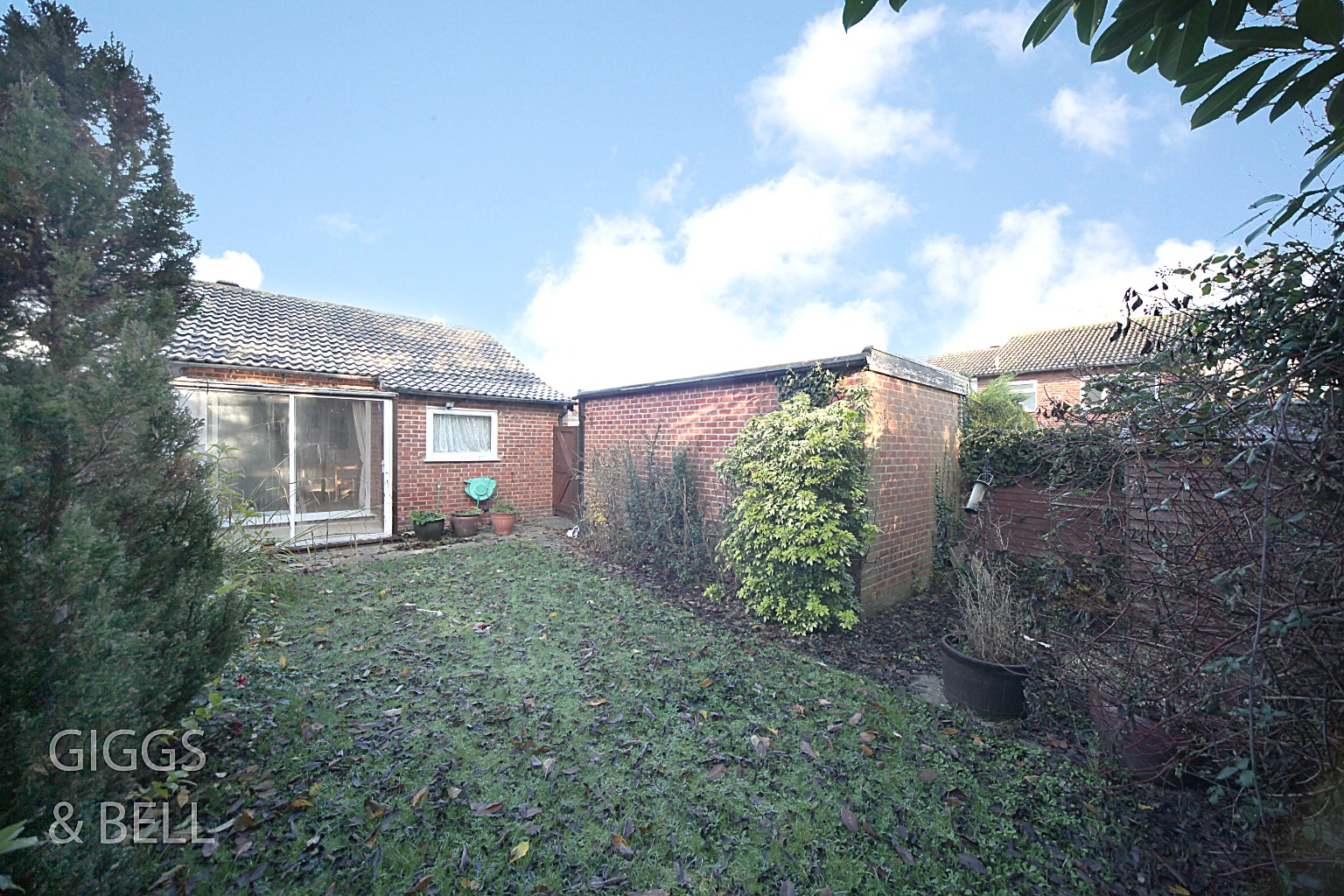 2 bed semi-detached bungalow for sale in Celandine Drive, Luton  - Property Image 14