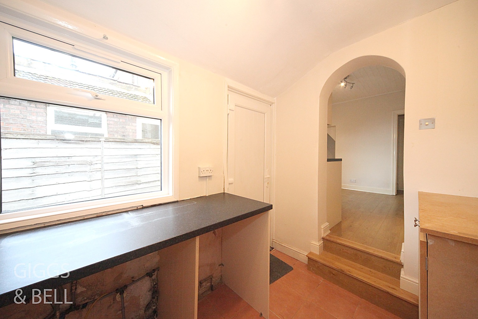 2 bed terraced house for sale in Hartley Road, Luton 6