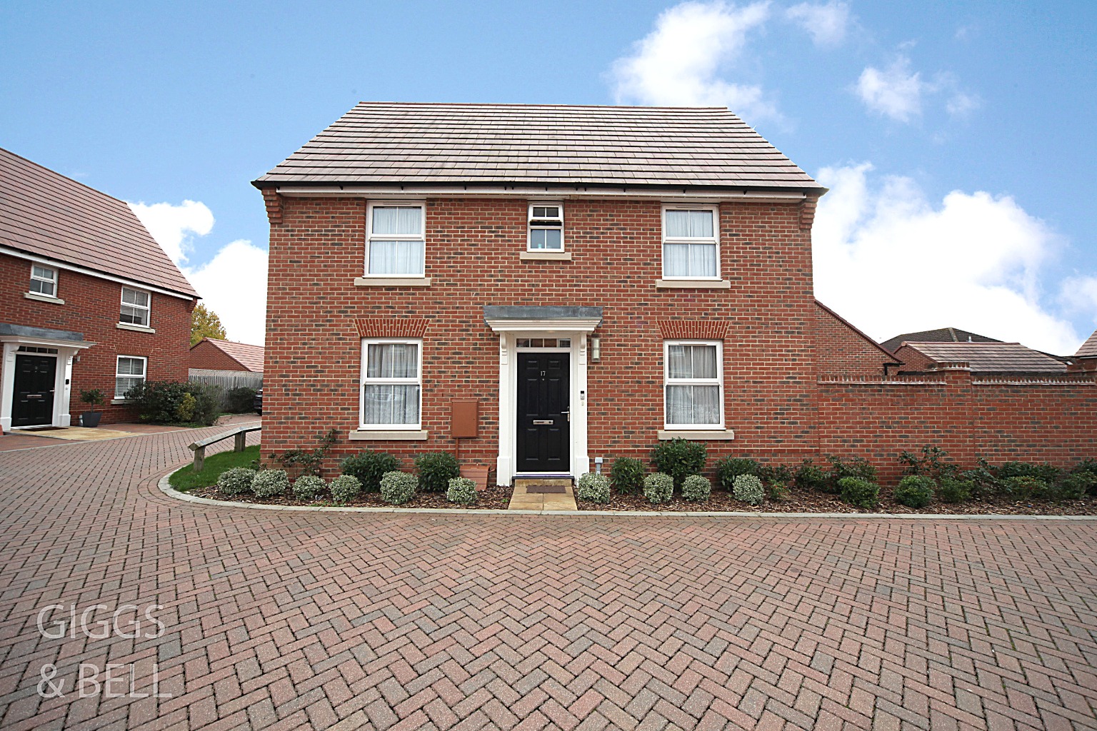 3 bed detached house for sale, Luton  - Property Image 1