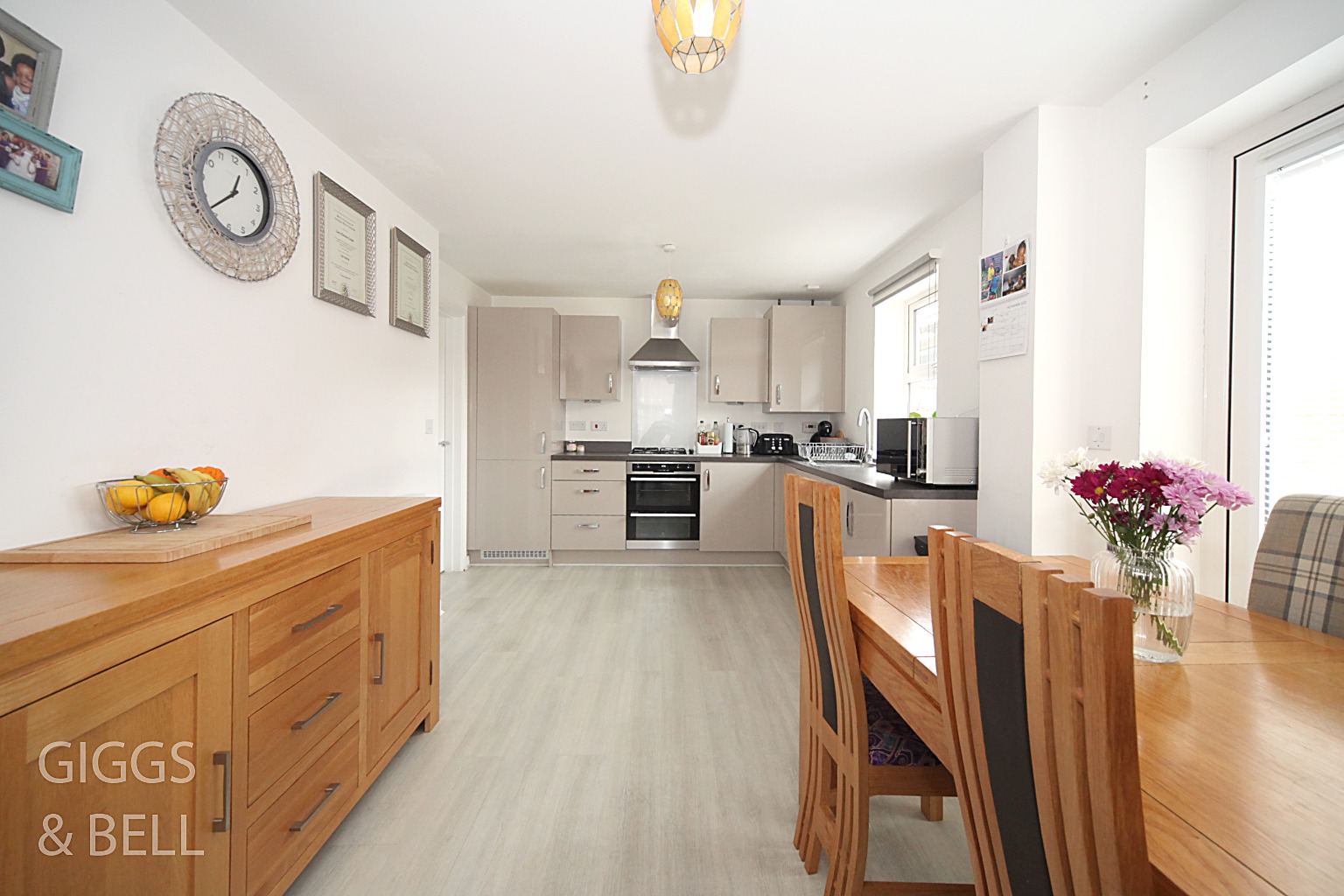 3 bed detached house for sale, Luton  - Property Image 3