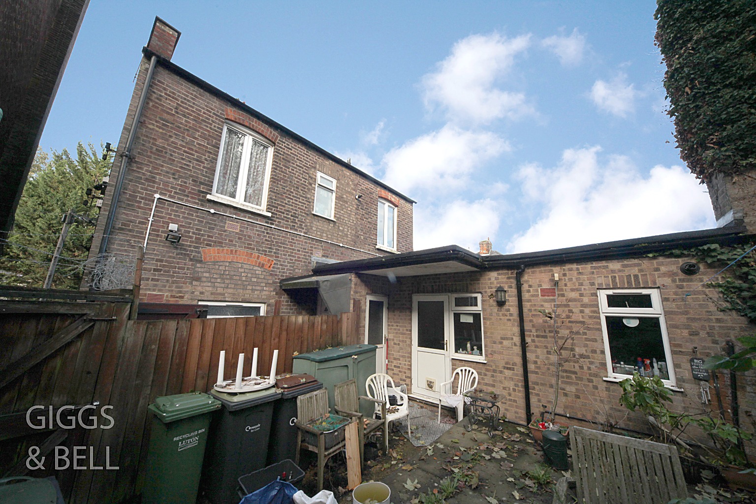 2 bed maisonette for sale in Farley Hill, Luton 13