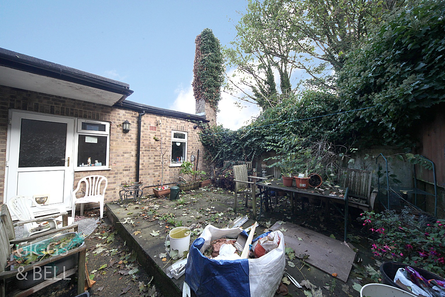 2 bed maisonette for sale in Farley Hill, Luton 14
