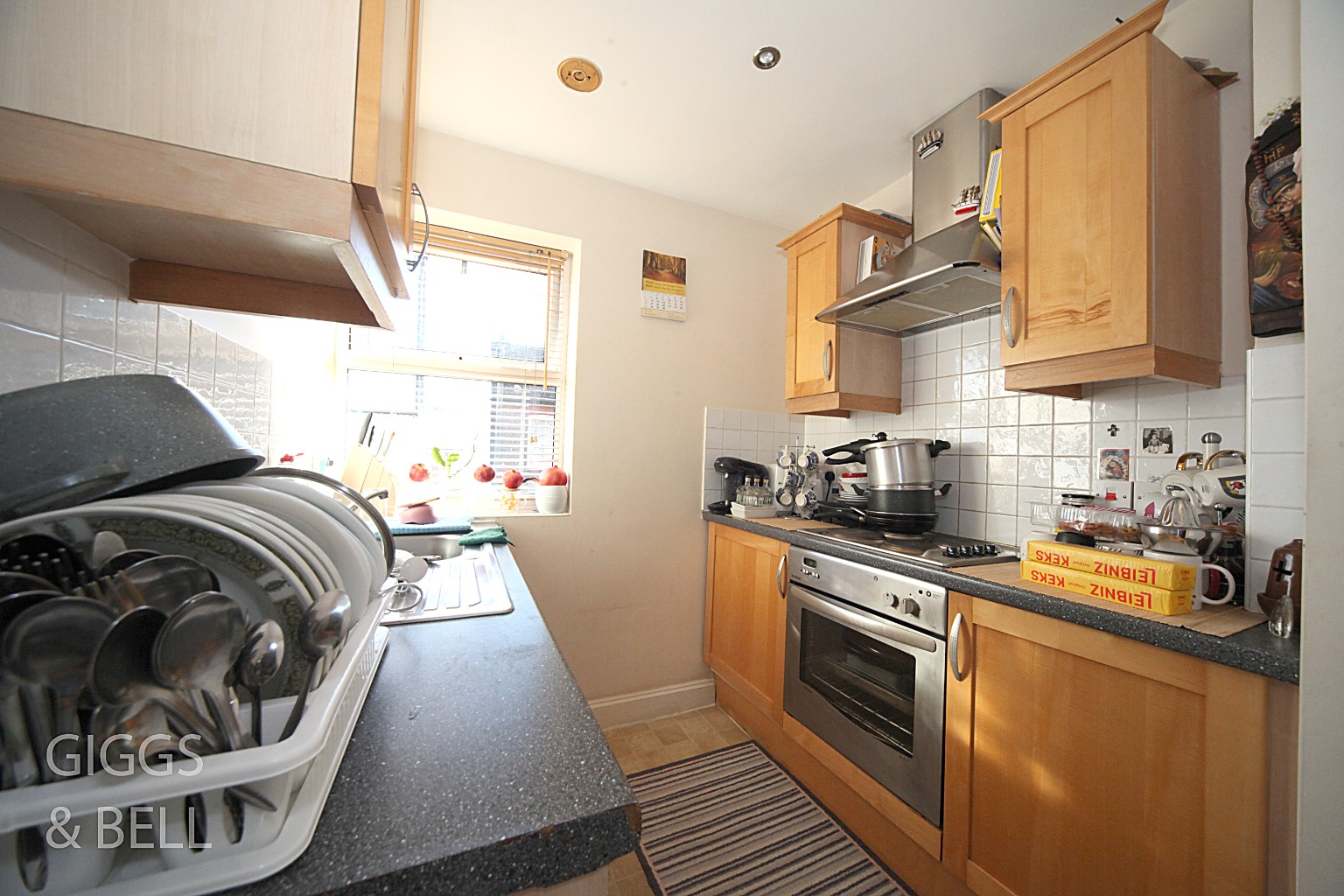 2 bed flat for sale in Albert Road, Luton 3