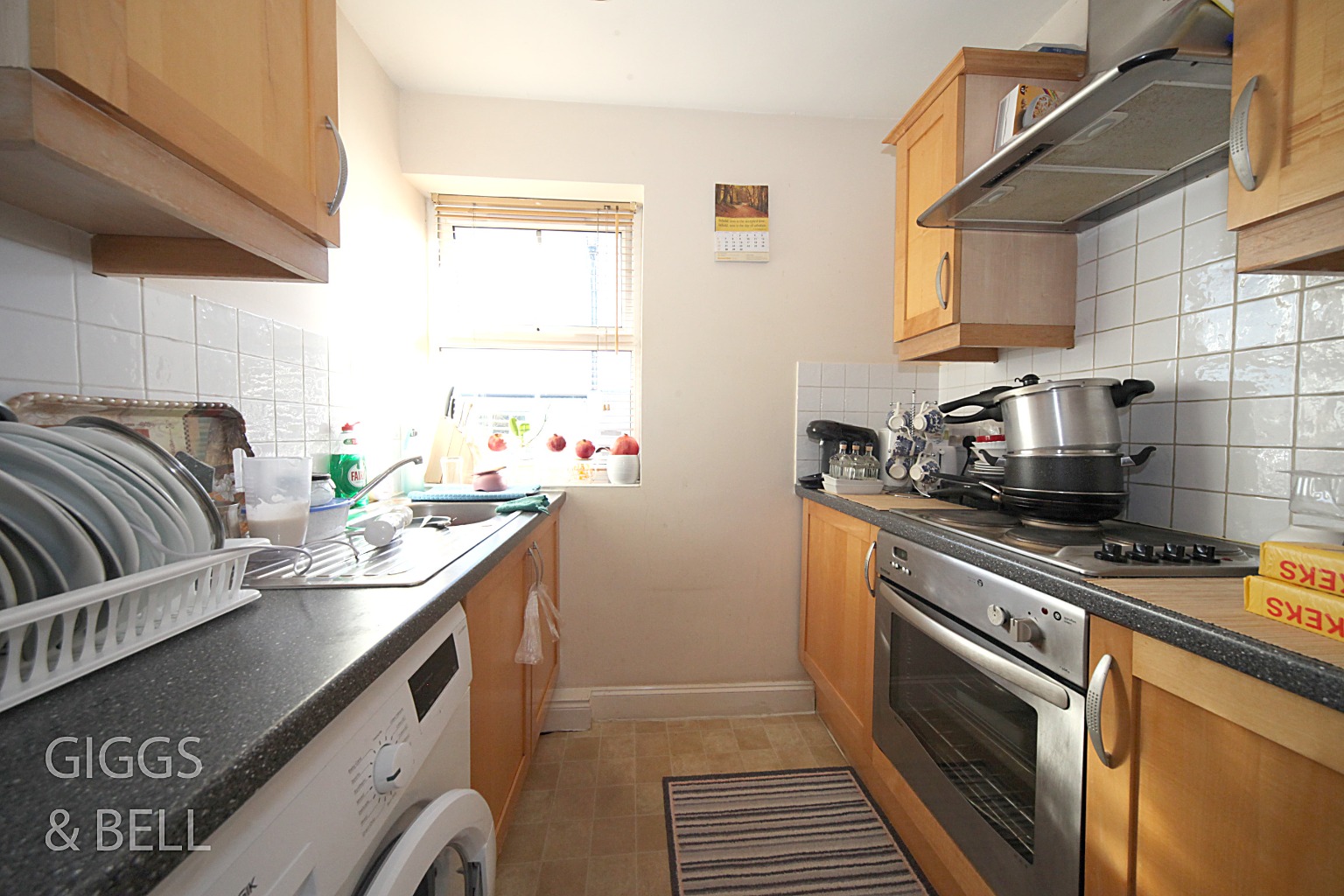 2 bed flat for sale in Albert Road, Luton 4