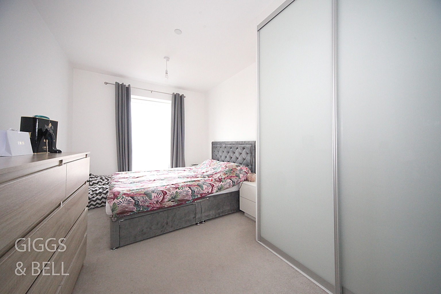 1 bed flat for sale, Luton 5
