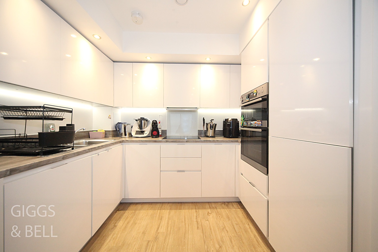 1 bed flat for sale, Luton 3