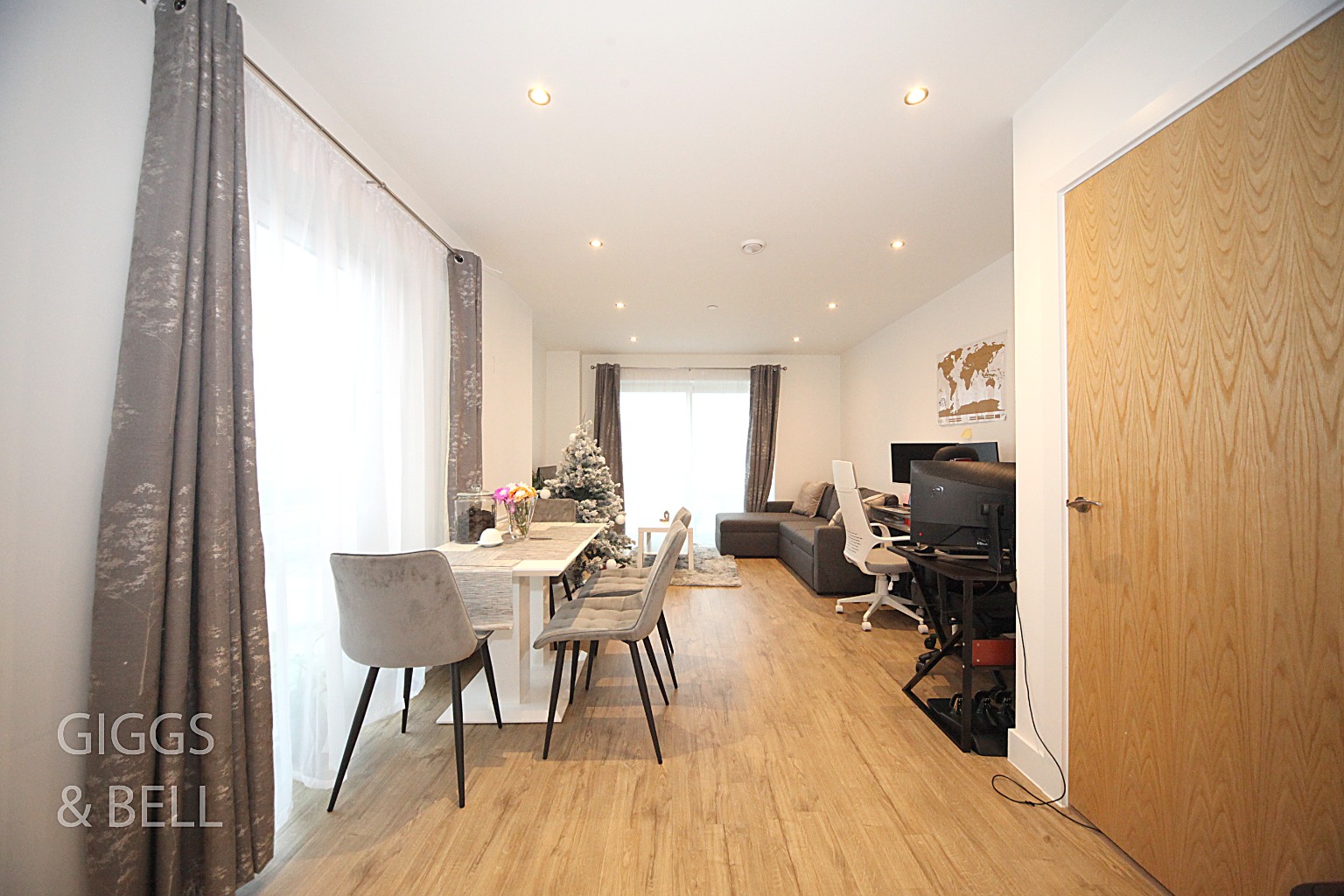1 bed flat for sale, Luton  - Property Image 3