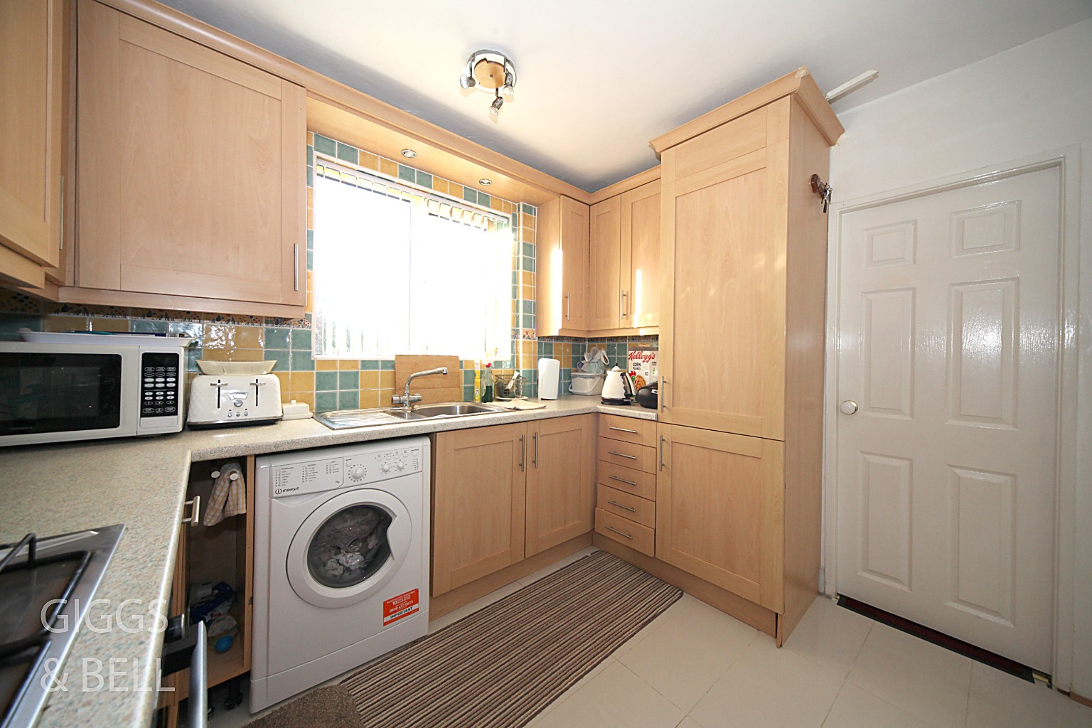 3 bed semi-detached house for sale in Brunel Road, Luton 5