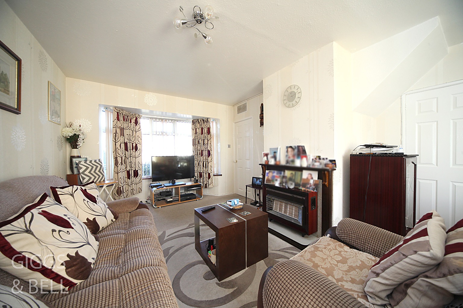 3 bed semi-detached house for sale in Brunel Road, Luton  - Property Image 3