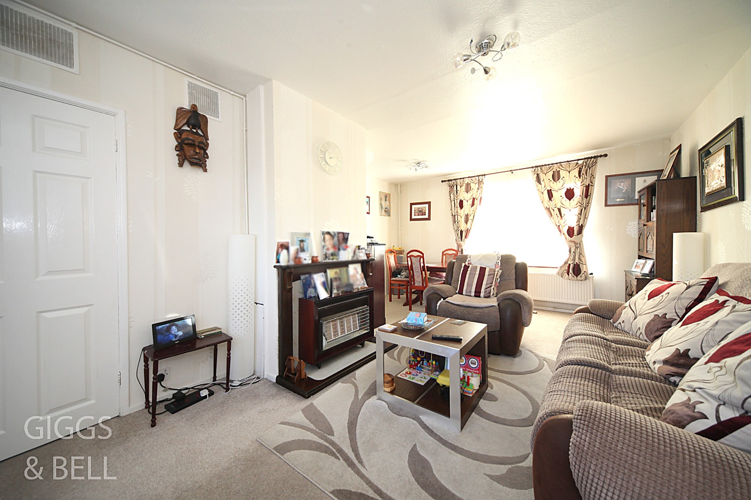 3 bed semi-detached house for sale in Brunel Road, Luton  - Property Image 2