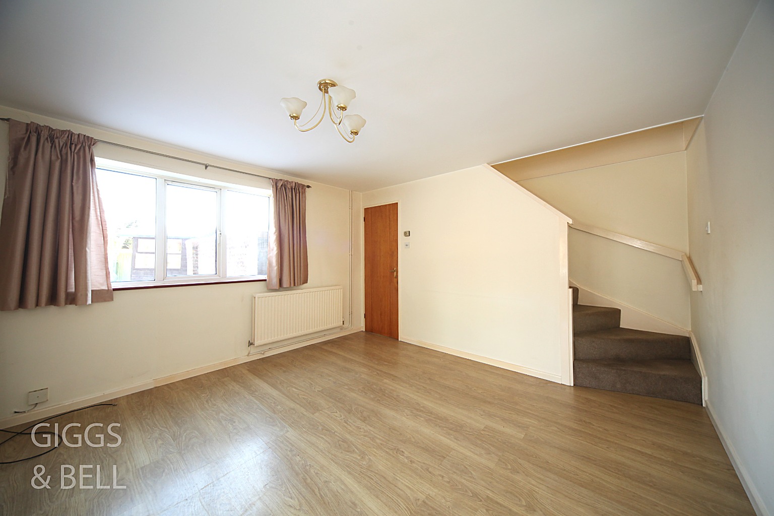 2 bed semi-detached house for sale in Linbridge Way, Luton  - Property Image 4