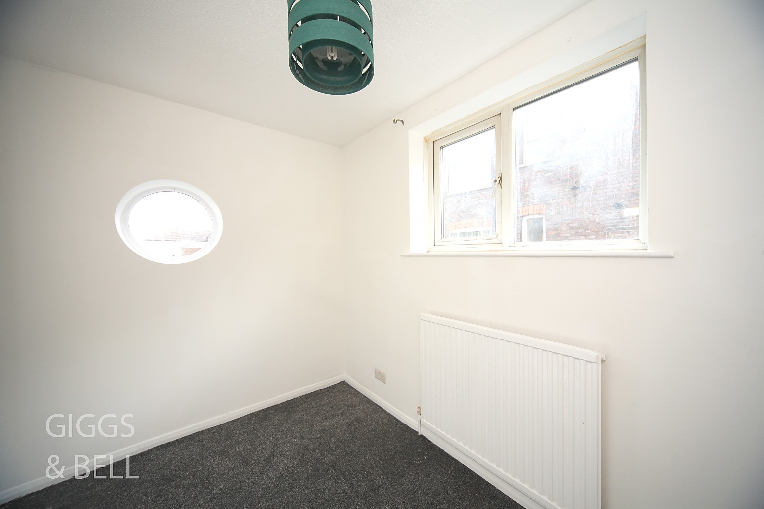 2 bed detached house for sale in Clarendon Road, Luton 7