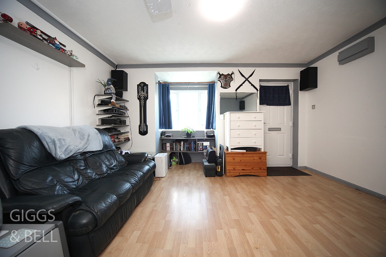 1 bed flat for sale in Mistletoe Hill, Luton  - Property Image 3