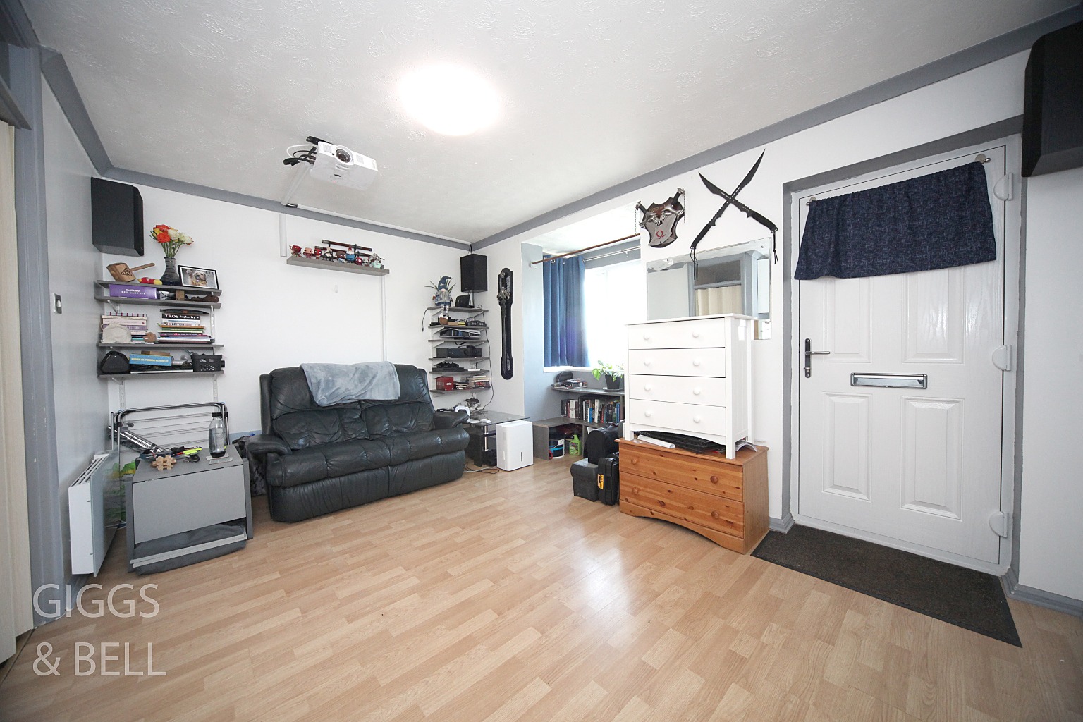 1 bed flat for sale in Mistletoe Hill, Luton  - Property Image 1