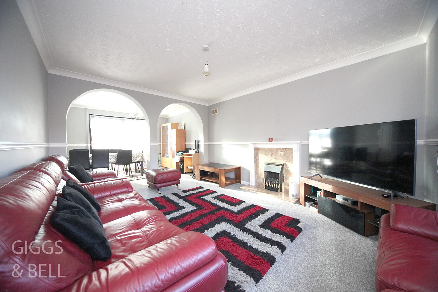 3 bed detached house for sale in Fernheath, Luton  - Property Image 3