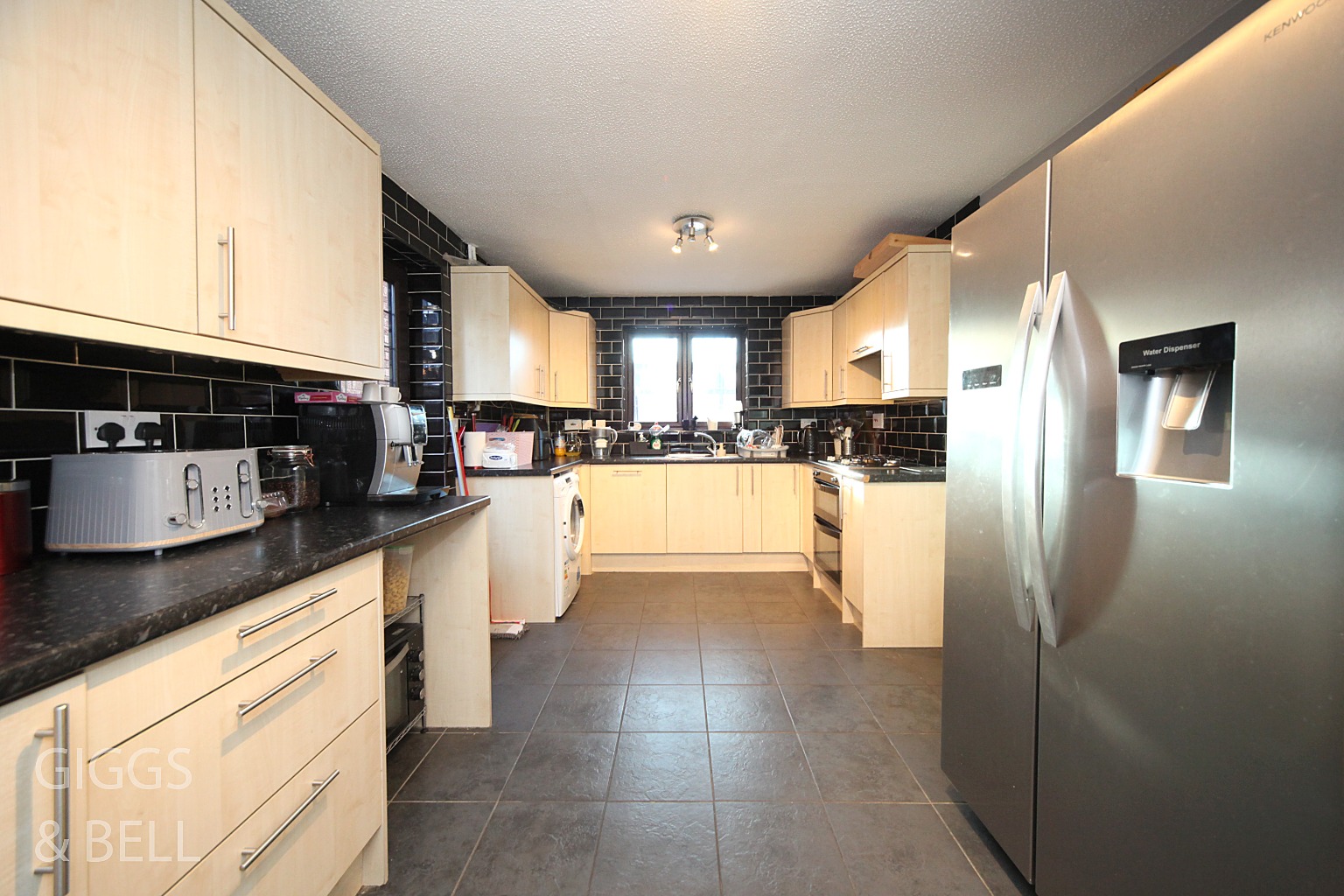 3 bed detached house for sale in Fernheath, Luton  - Property Image 5