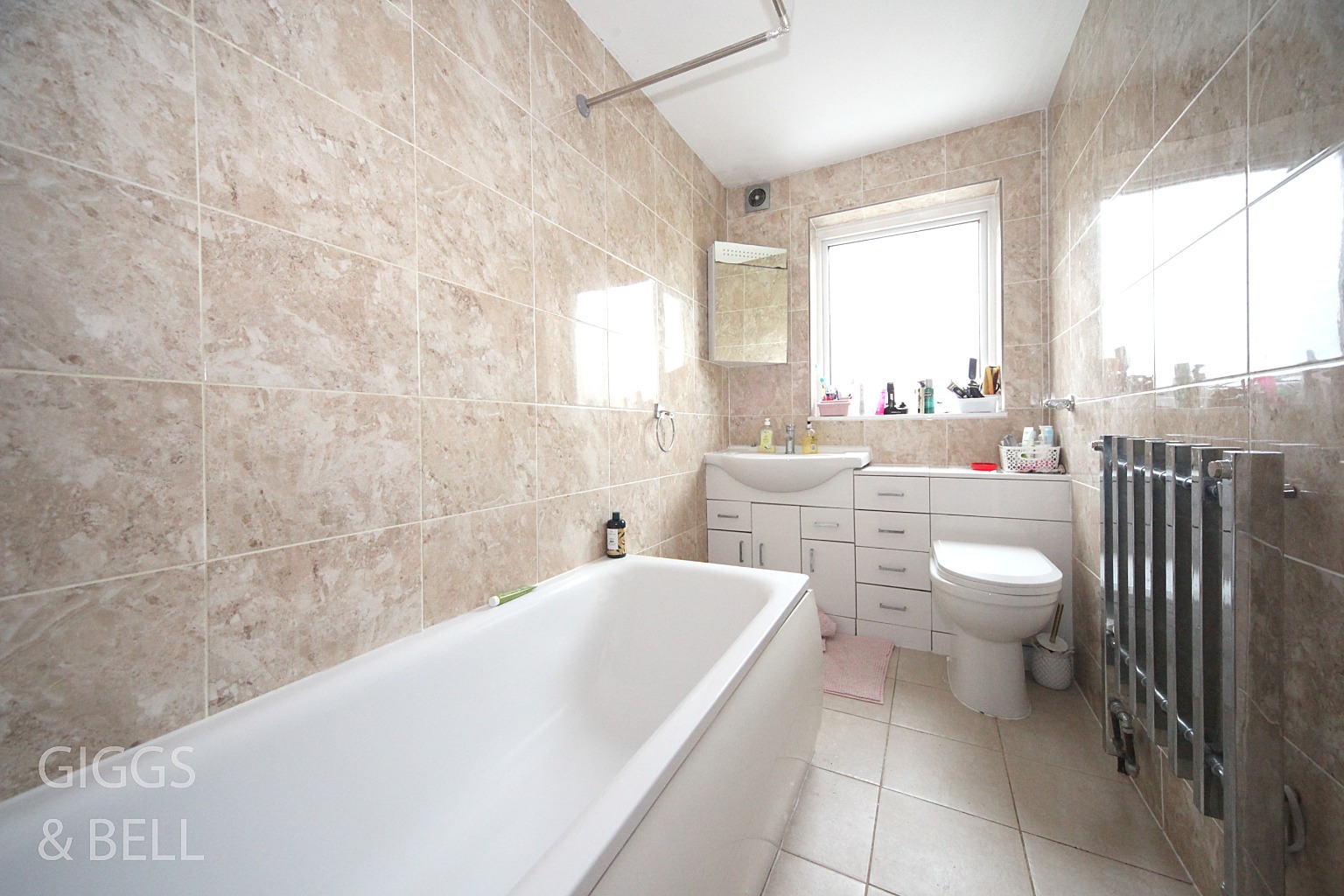 3 bed terraced house for sale in Bromley Gardens, Dunstable  - Property Image 12