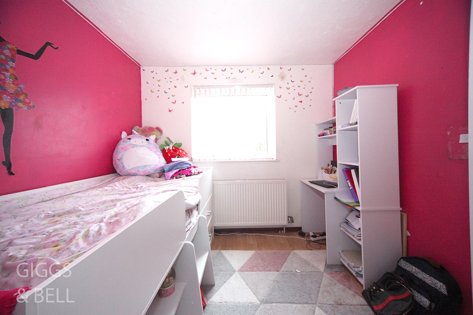 3 bed terraced house for sale in Bromley Gardens, Dunstable 10