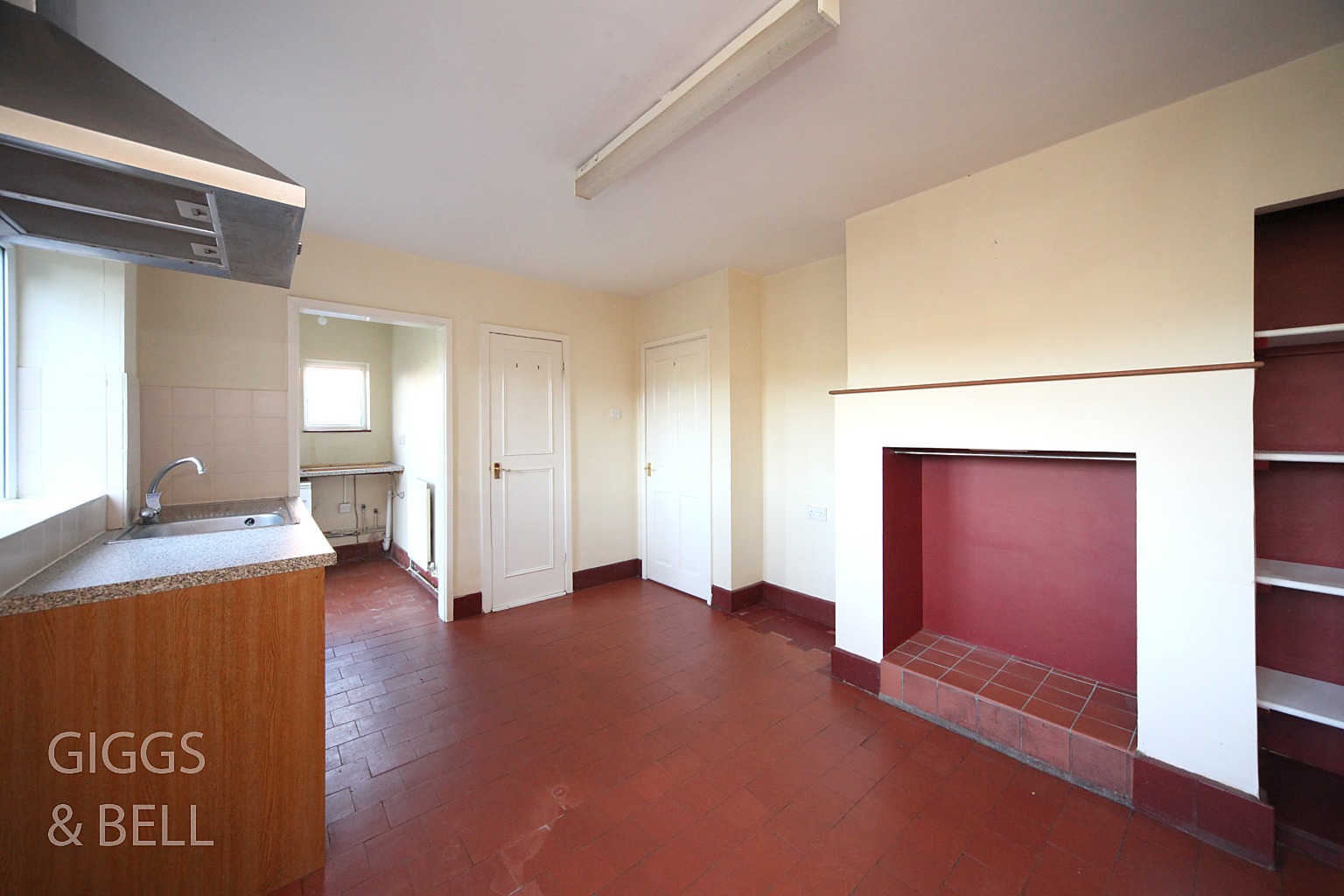3 bed cottage for sale in West Street, Luton 5