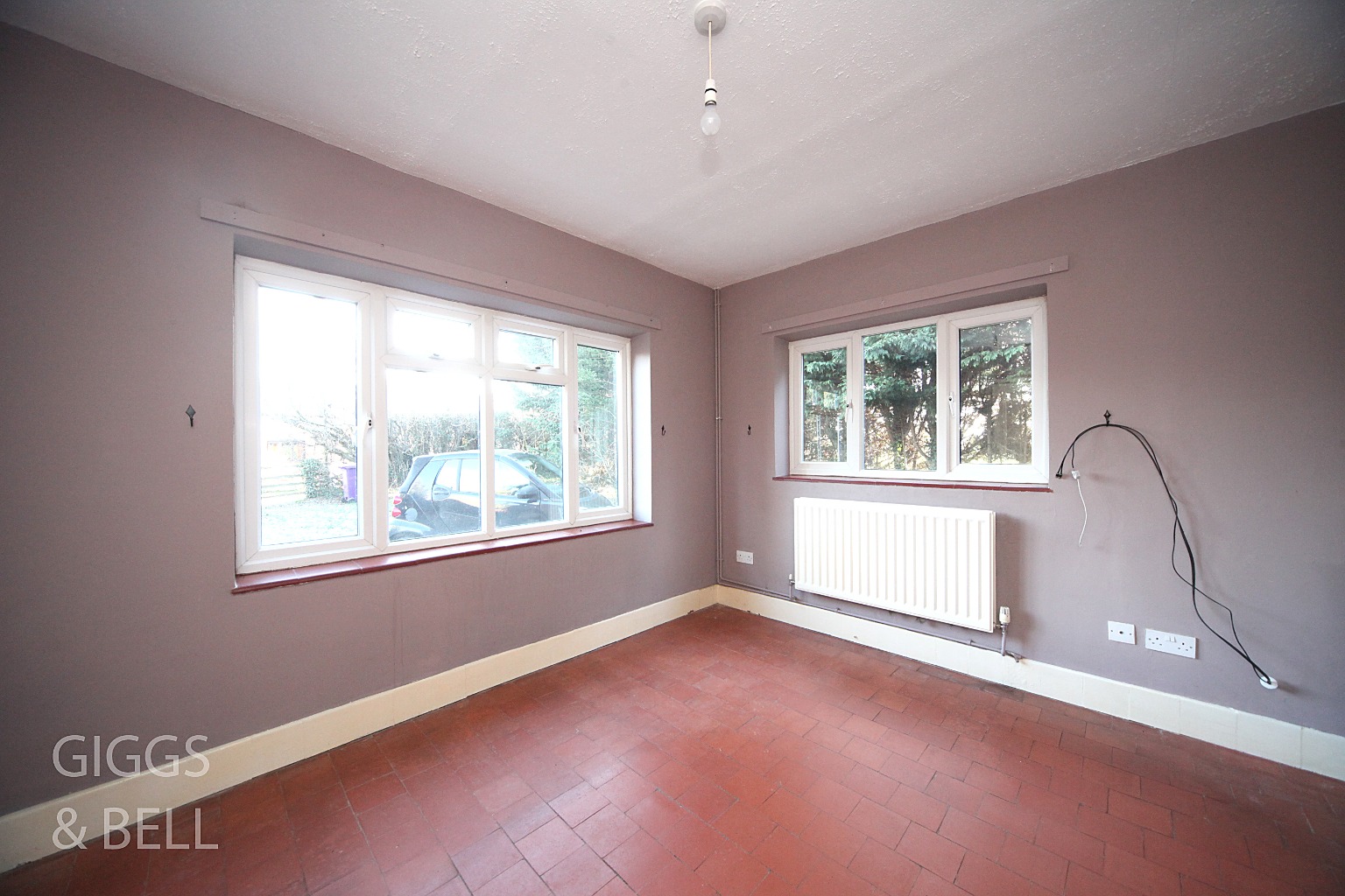 3 bed cottage for sale in West Street, Luton 2