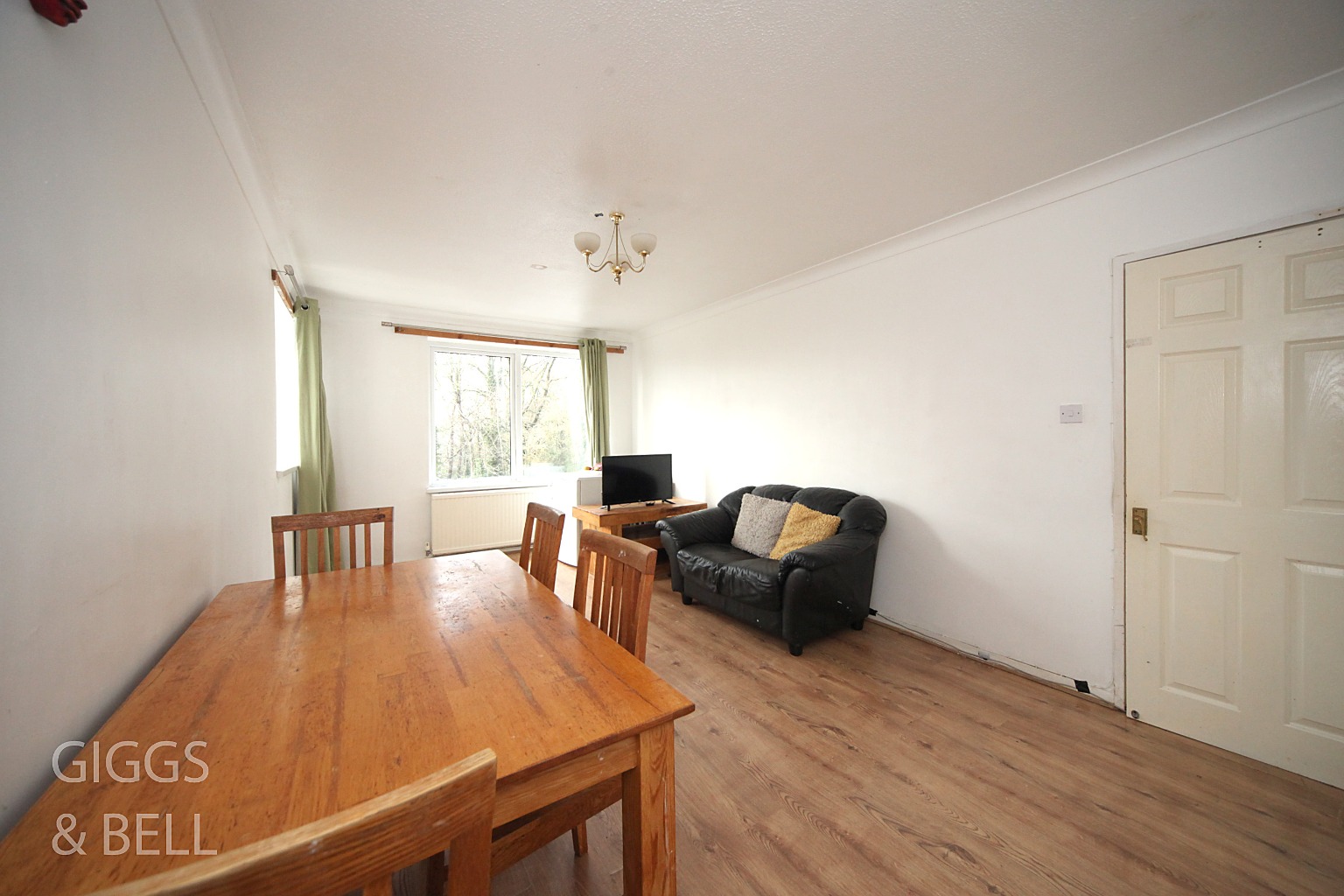 2 bed flat for sale in Richmond Hill, Luton  - Property Image 5