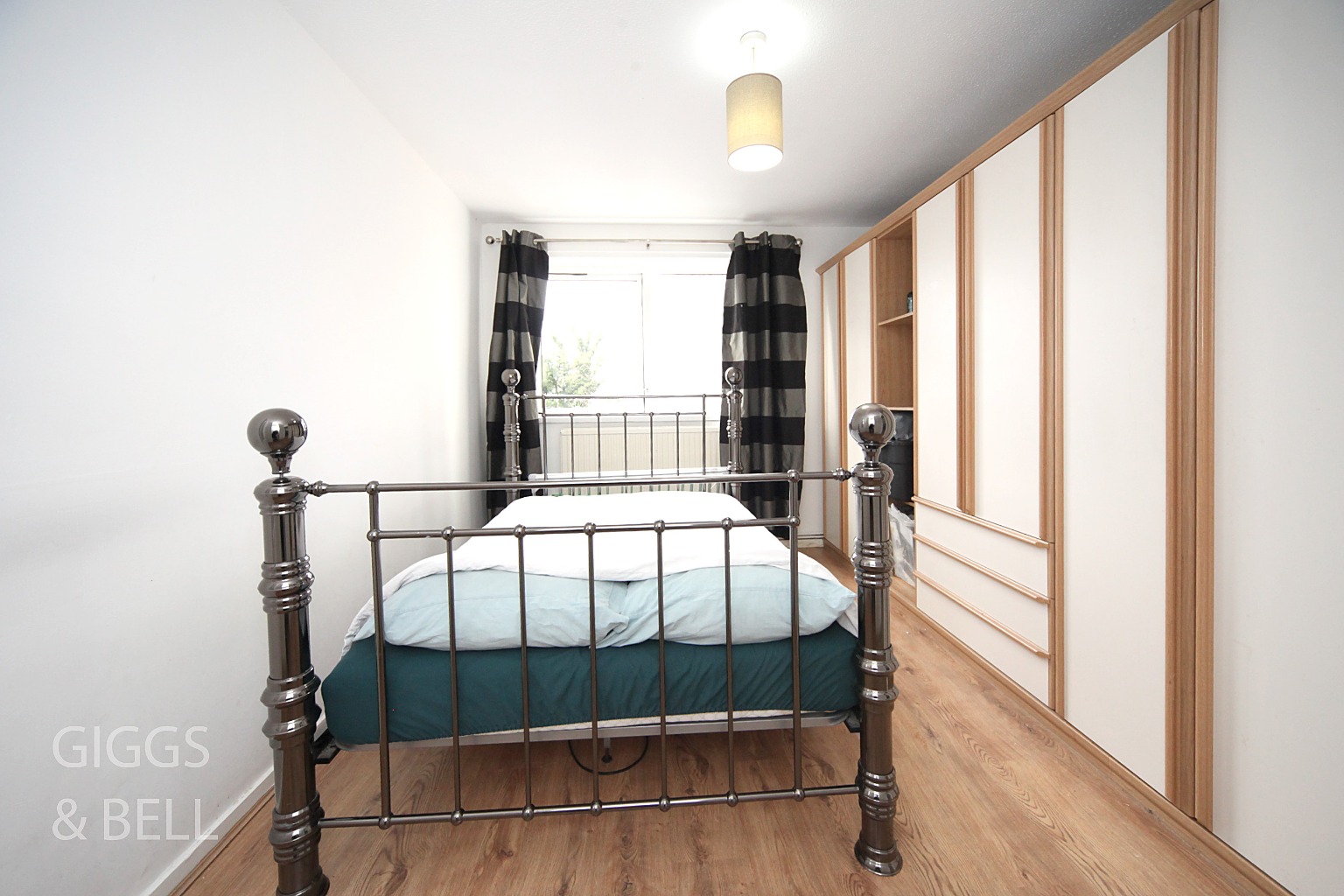 2 bed flat for sale in Richmond Hill, Luton  - Property Image 8