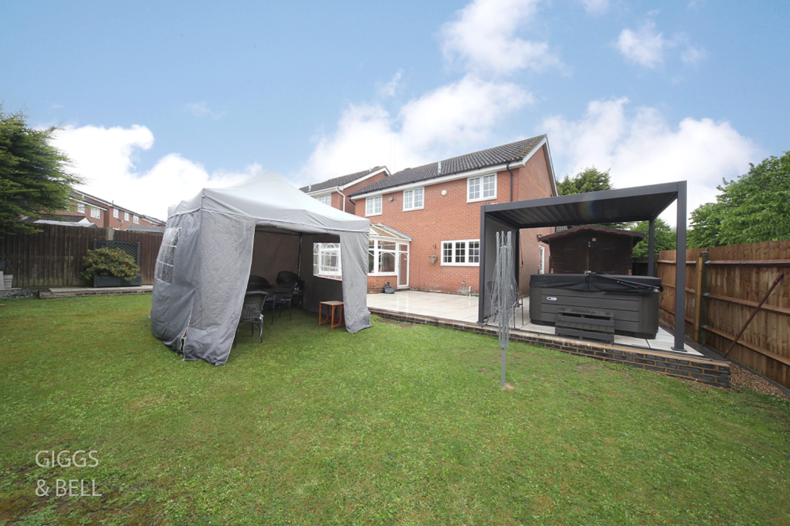 4 bed detached house for sale in Rochford Drive, Luton  - Property Image 21