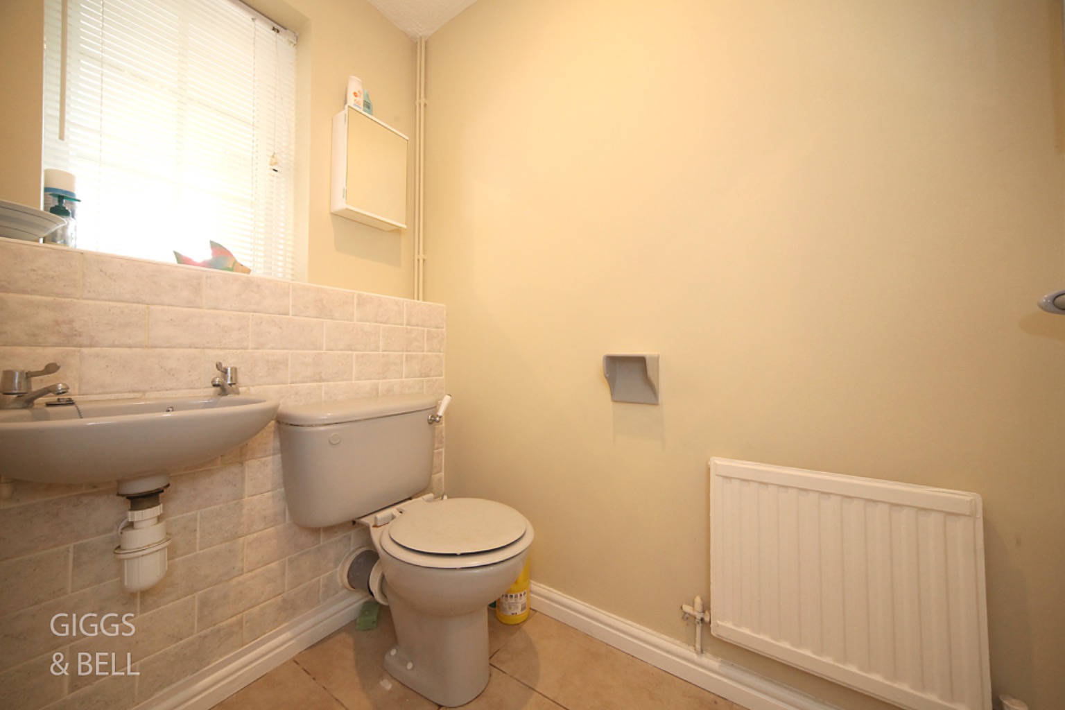 4 bed detached house for sale in Rochford Drive, Luton 11