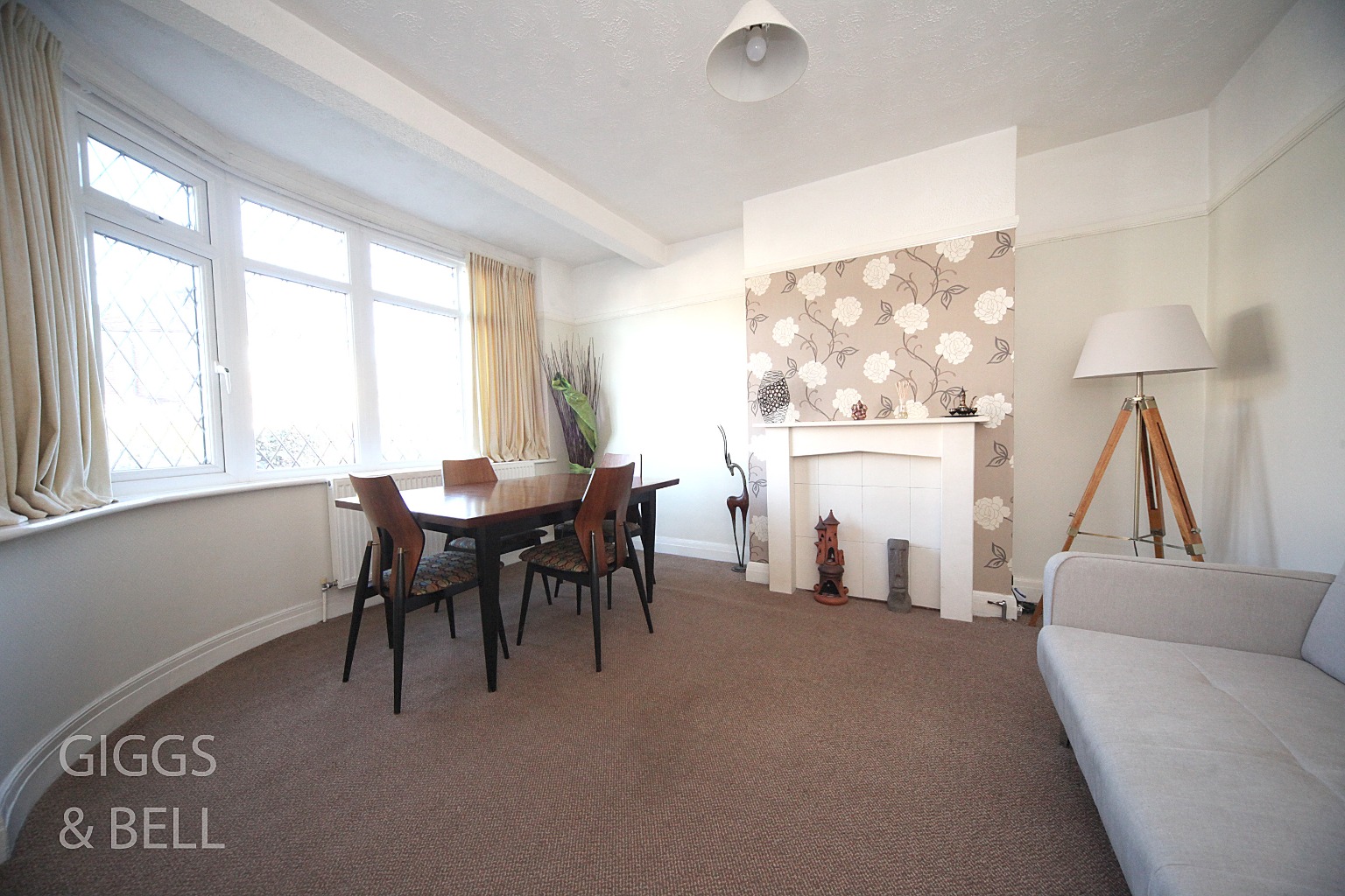3 bed semi-detached house for sale in Felstead Way, Luton  - Property Image 4