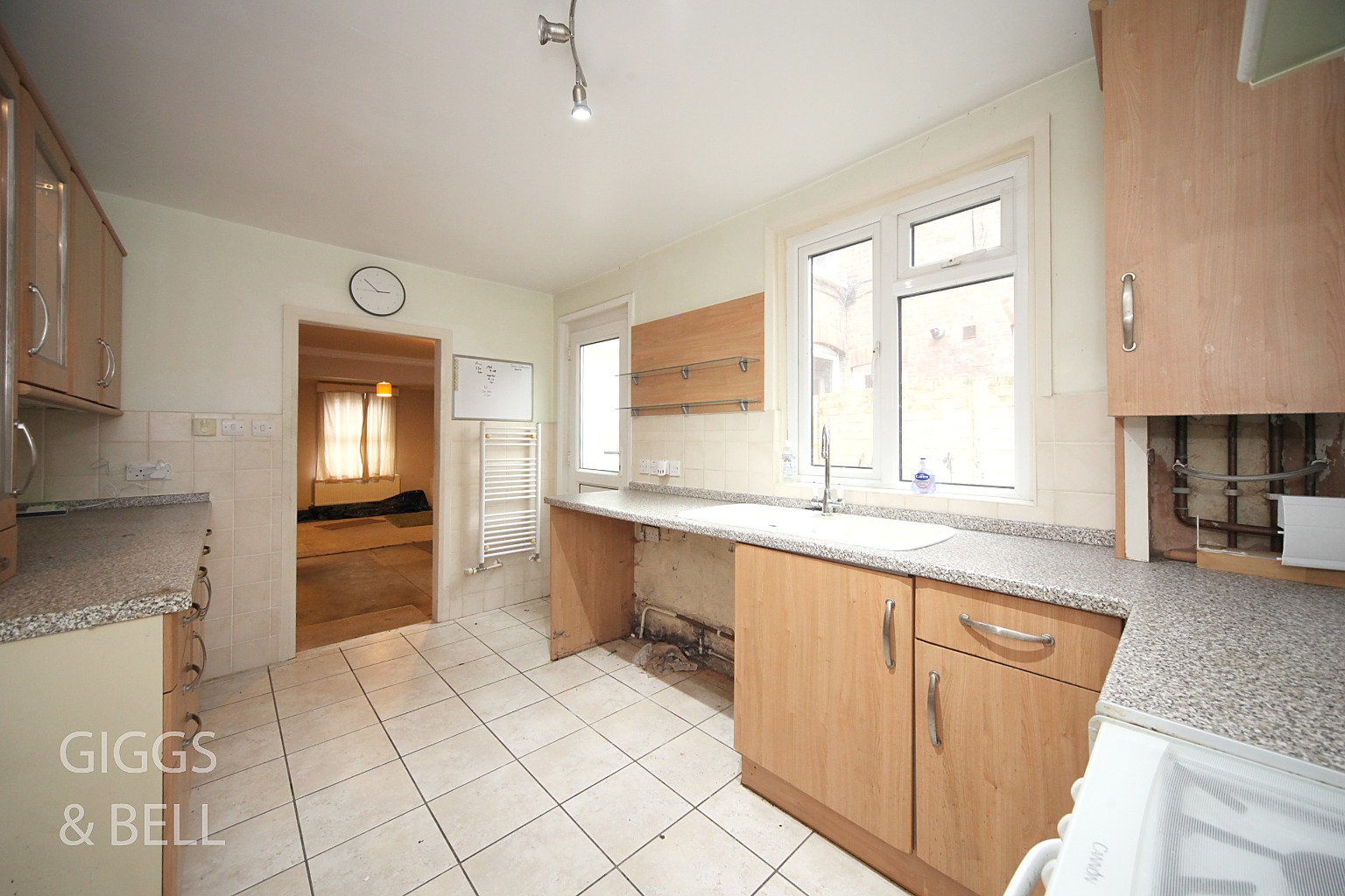 3 bed terraced house for sale in Cowper Street, Luton 6