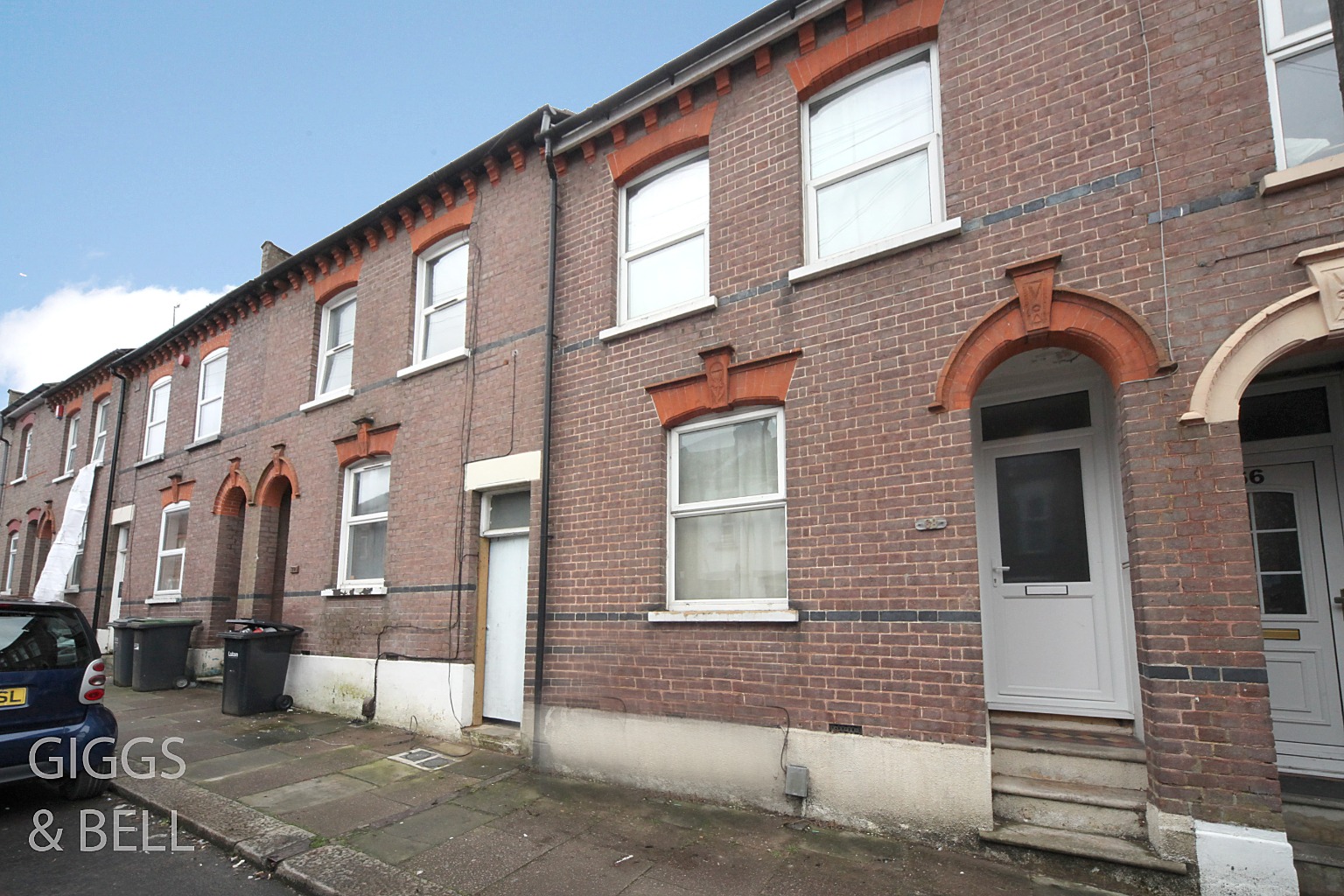 3 bed terraced house for sale in Cowper Street, Luton  - Property Image 1