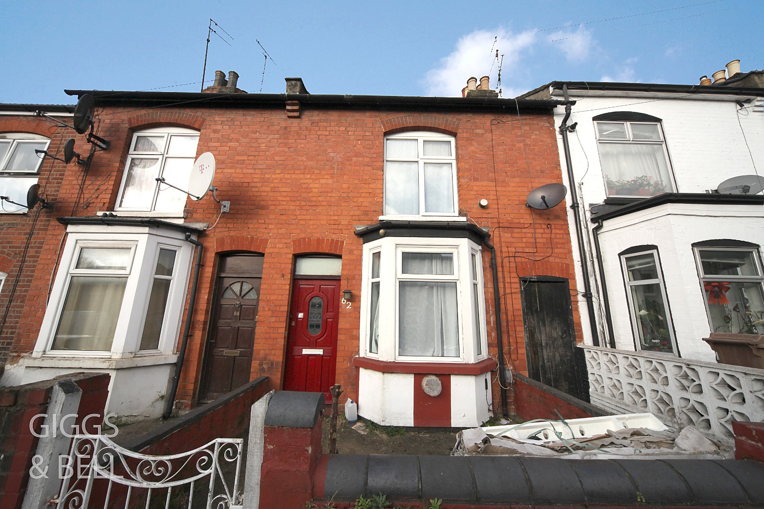 2 bed terraced house for sale in Salisbury Road, Luton 1