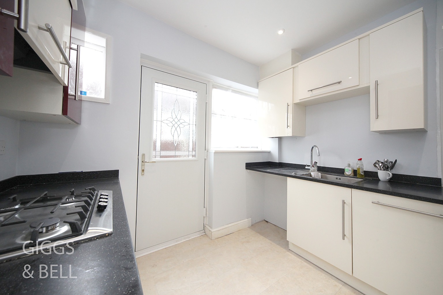 2 bed semi-detached house for sale in Hitchin Road, Luton 5