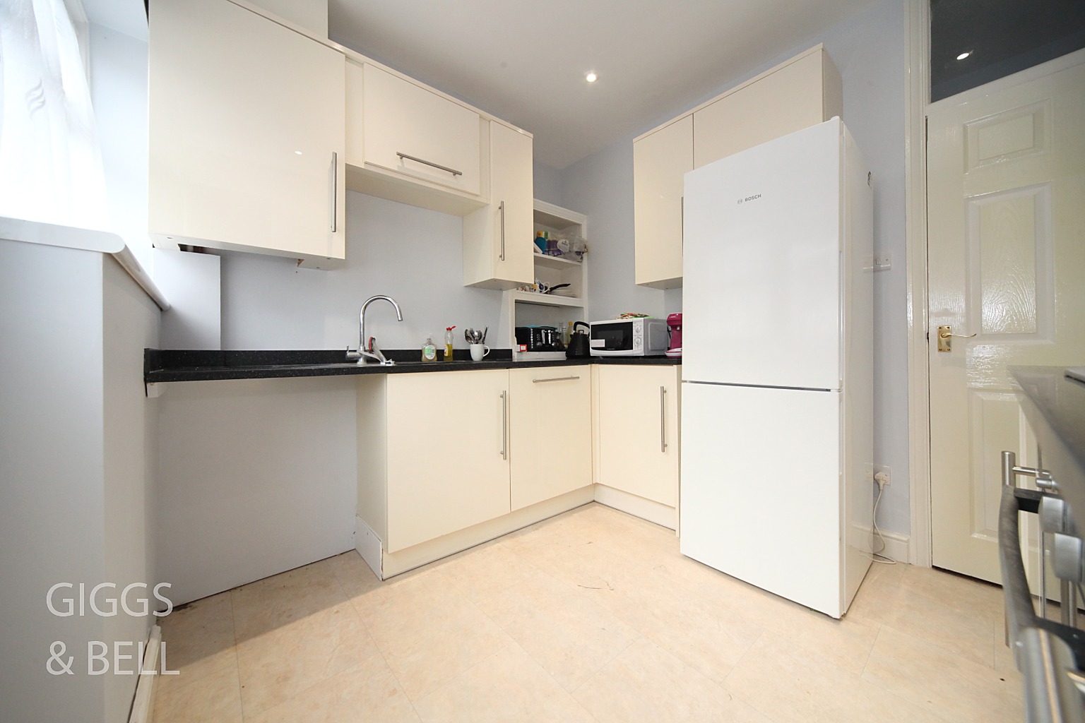 2 bed semi-detached house for sale in Hitchin Road, Luton  - Property Image 5