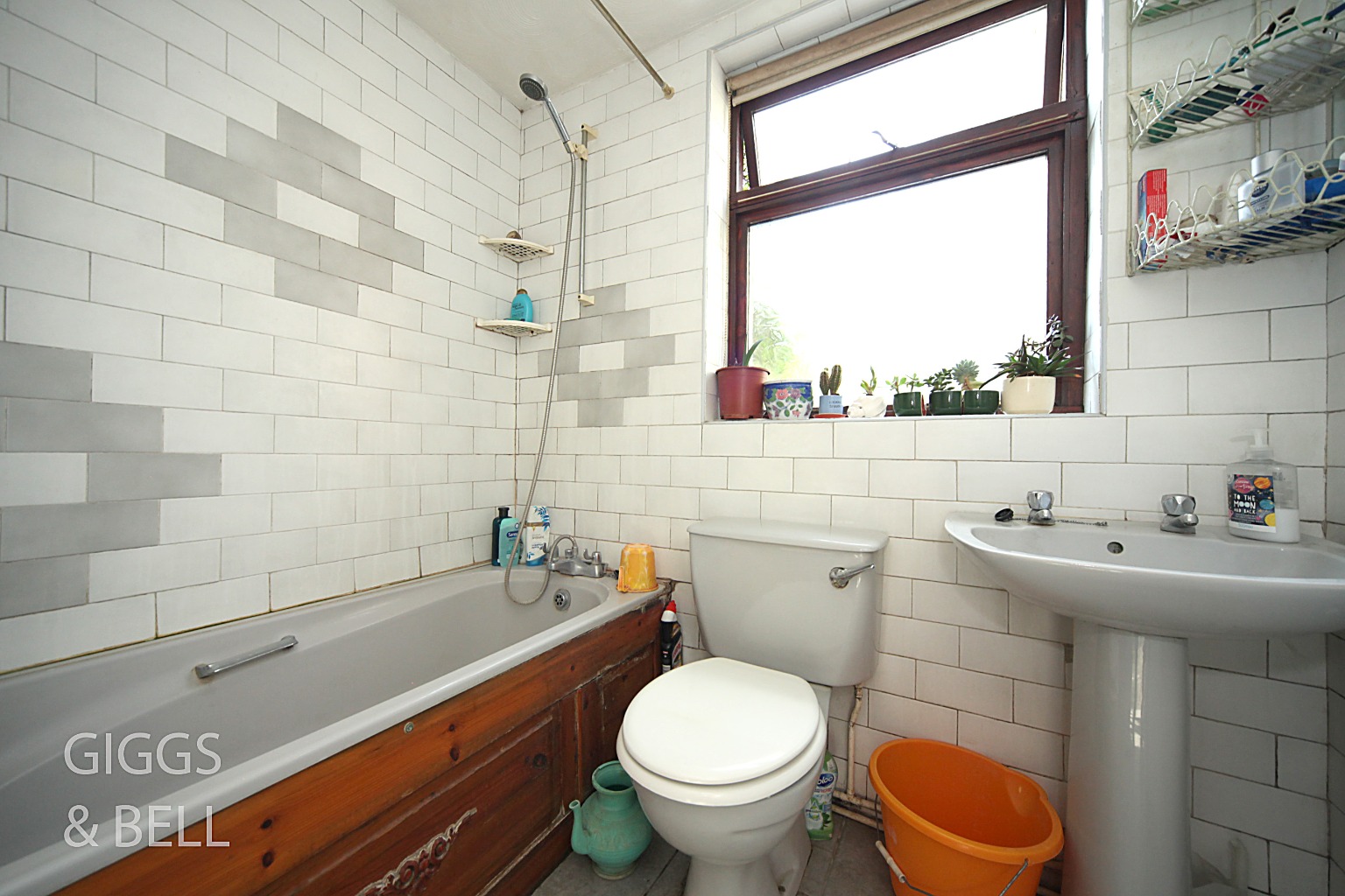 3 bed terraced house for sale in Warwick Road West, Luton 9