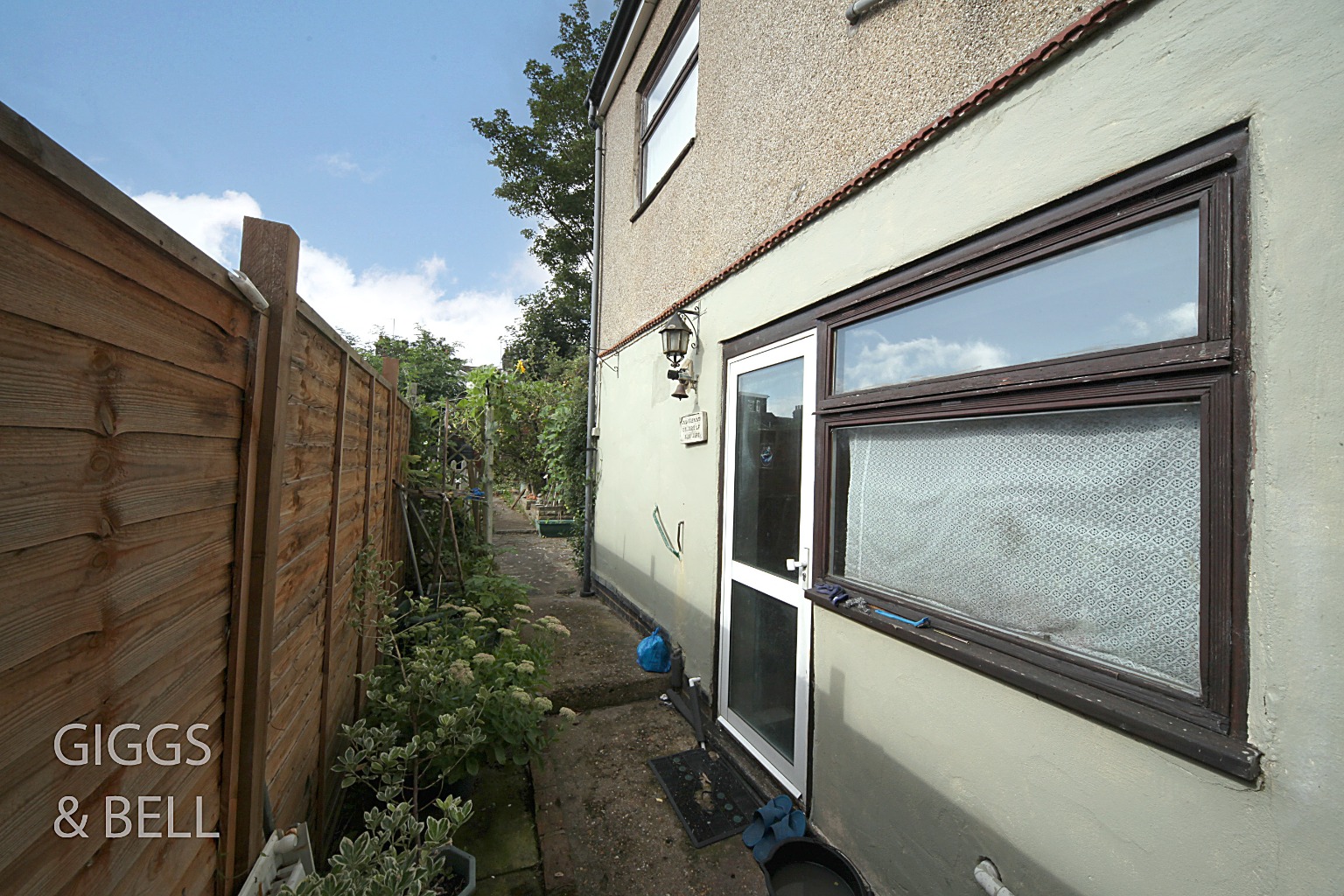3 bed terraced house for sale in Warwick Road West, Luton  - Property Image 21