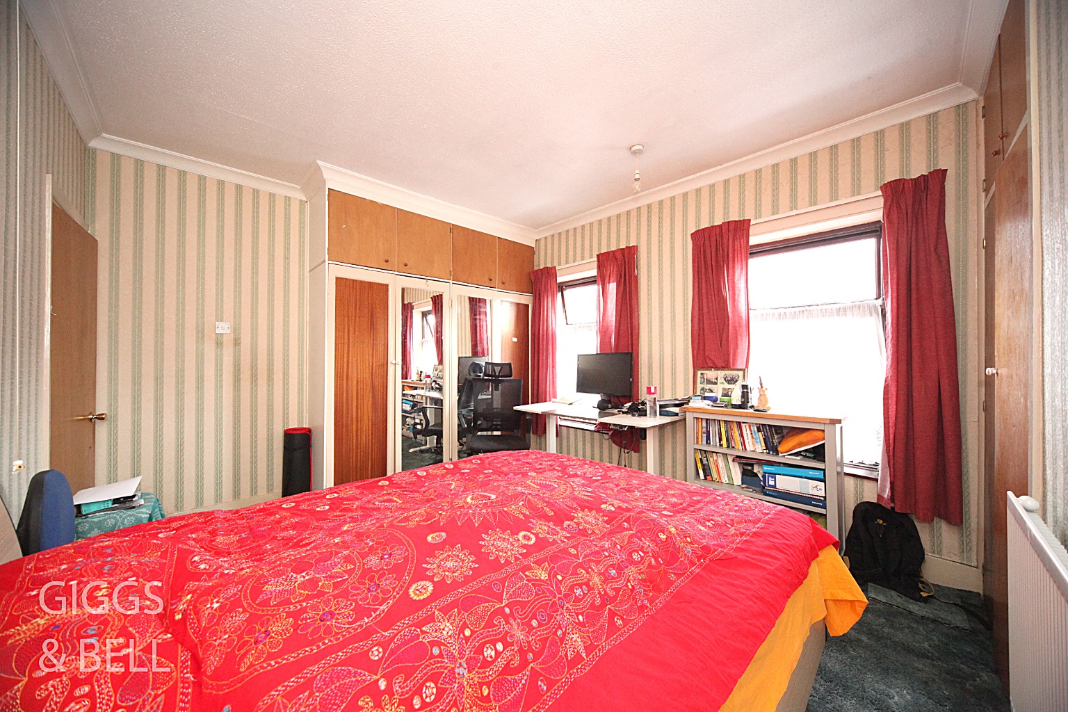 3 bed terraced house for sale in Warwick Road West, Luton  - Property Image 12