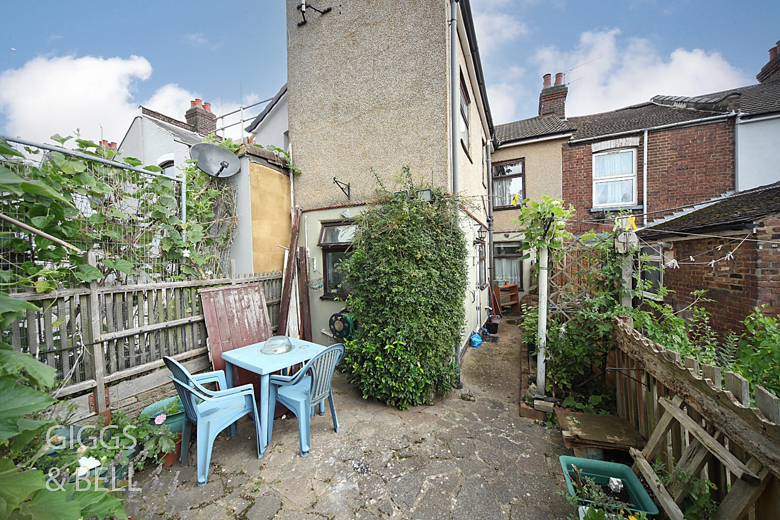 3 bed terraced house for sale in Warwick Road West, Luton  - Property Image 19