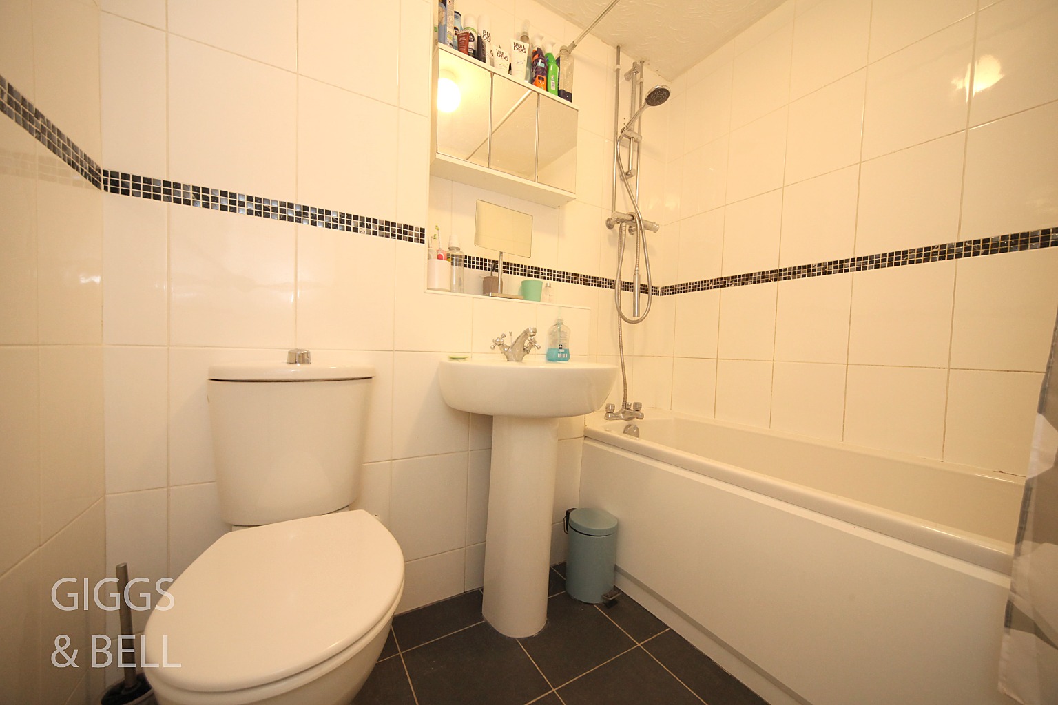 2 bed terraced house for sale in Oregon Way, Luton 10