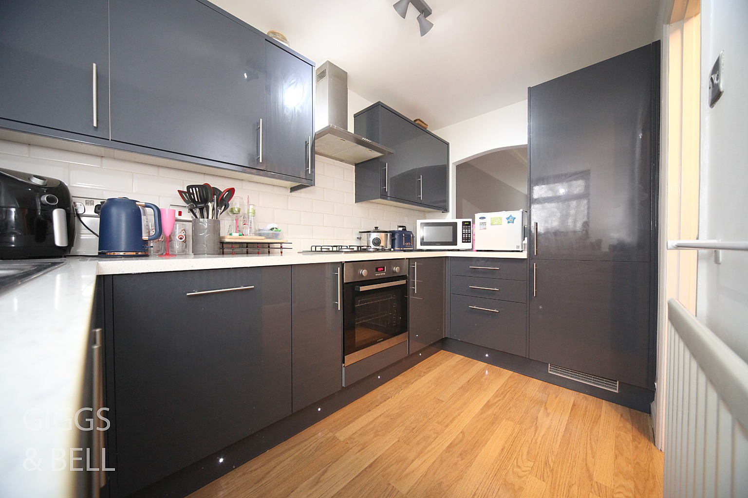 2 bed terraced house for sale in Oregon Way, Luton 4