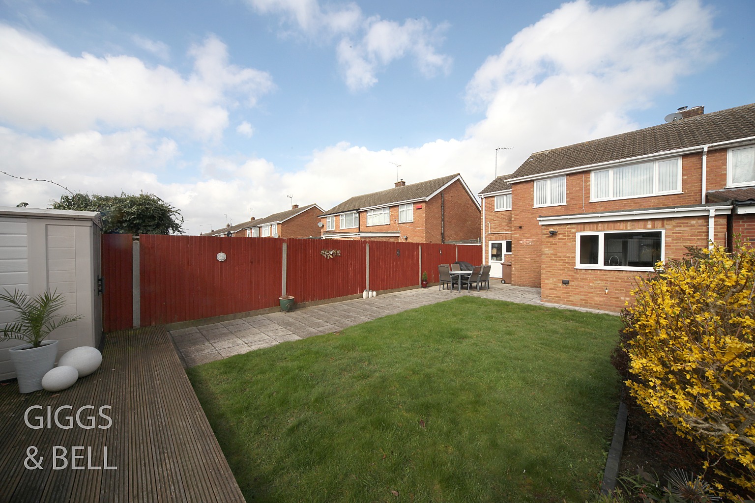 4 bed semi-detached house for sale in Kinross Crescent, Luton  - Property Image 22