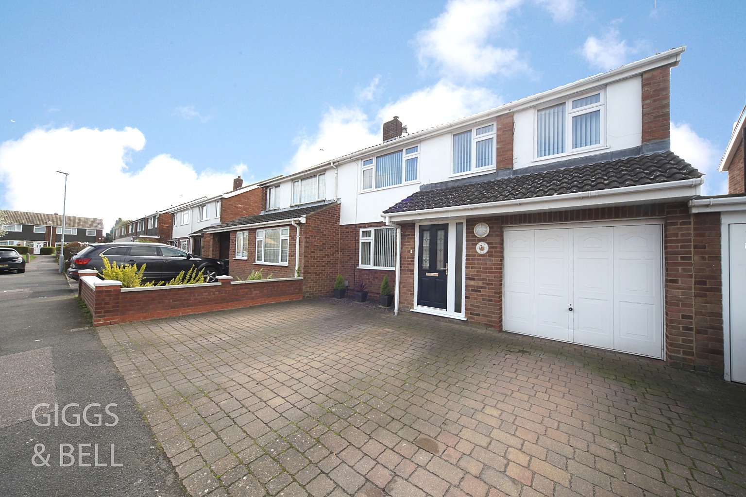 4 bed semi-detached house for sale in Kinross Crescent, Luton, LU3 