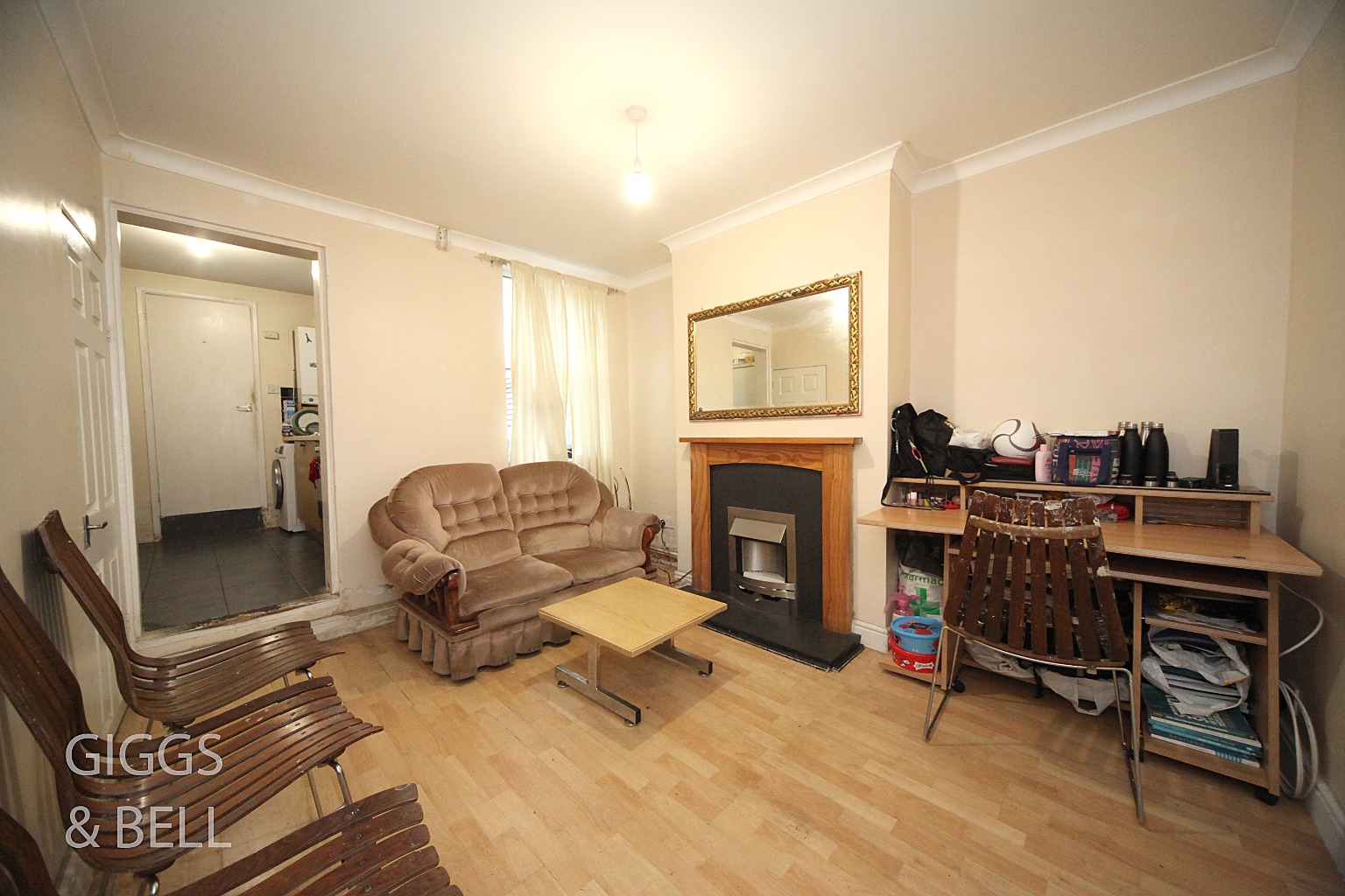 2 bed terraced house for sale in Kingsland Road, Luton 1