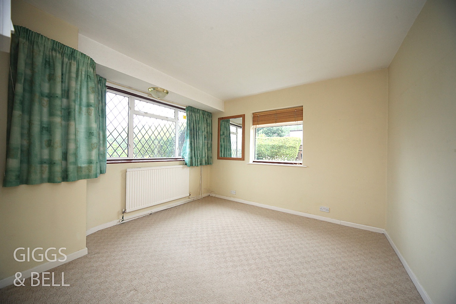 3 bed bungalow for sale in Ryecroft Way, Luton 8