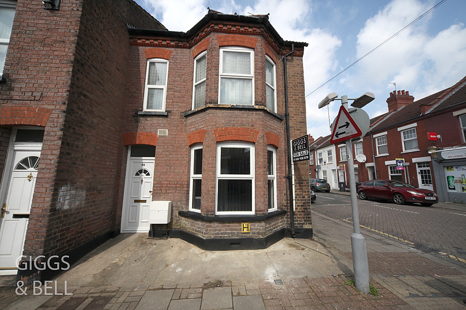 1 bed ground floor flat for sale in Frederick Street, Luton, LU2 