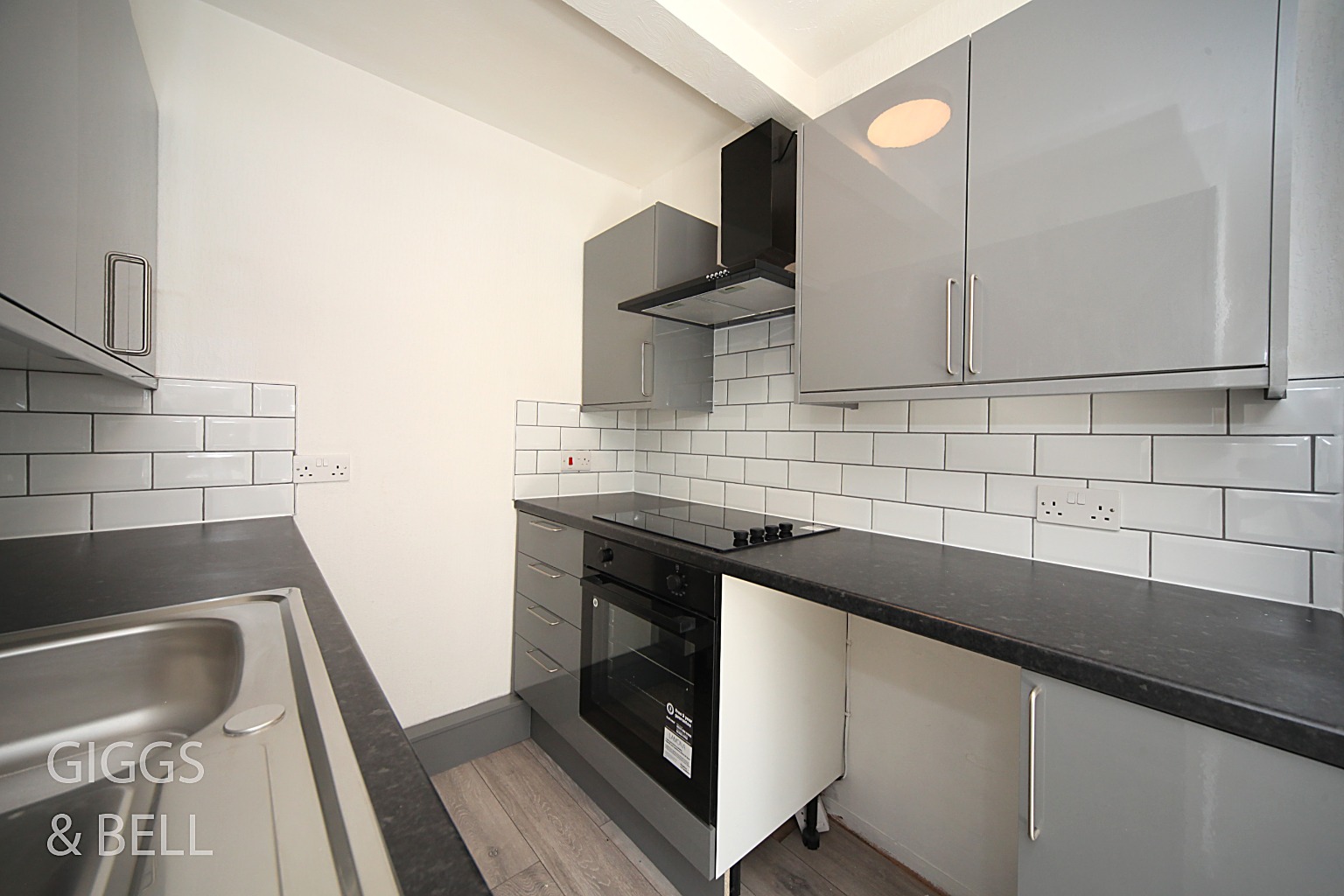 1 bed ground floor flat for sale in Frederick Street, Luton 6