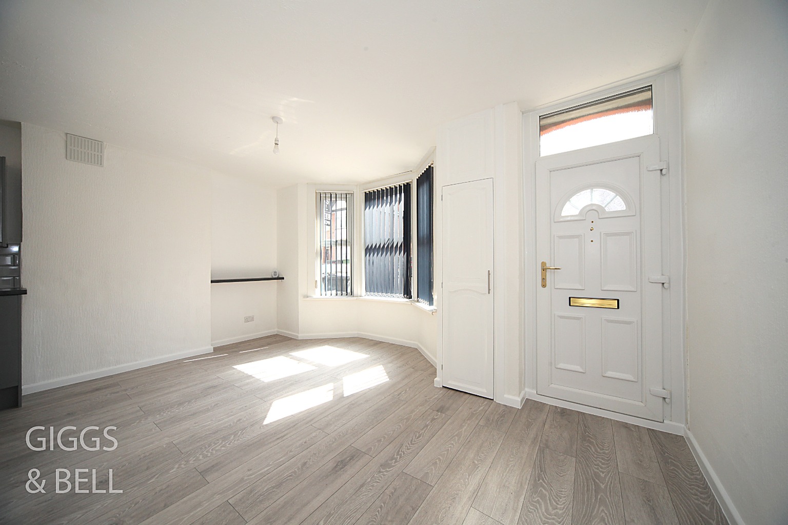 1 bed ground floor flat for sale in Frederick Street, Luton 2